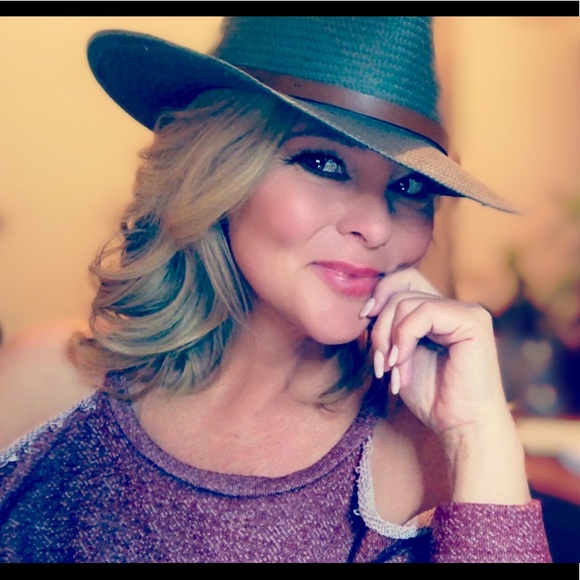 Meet your Posher, Shanda - Picture 1 of 1